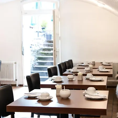 Gaestehaus Moselkloster * טריטנהיים