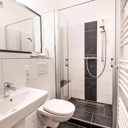 Gaestehaus Moselkloster * טריטנהיים