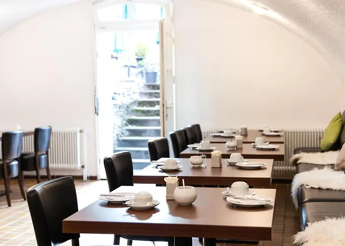 Gaestehaus Moselkloster * Trittenheim